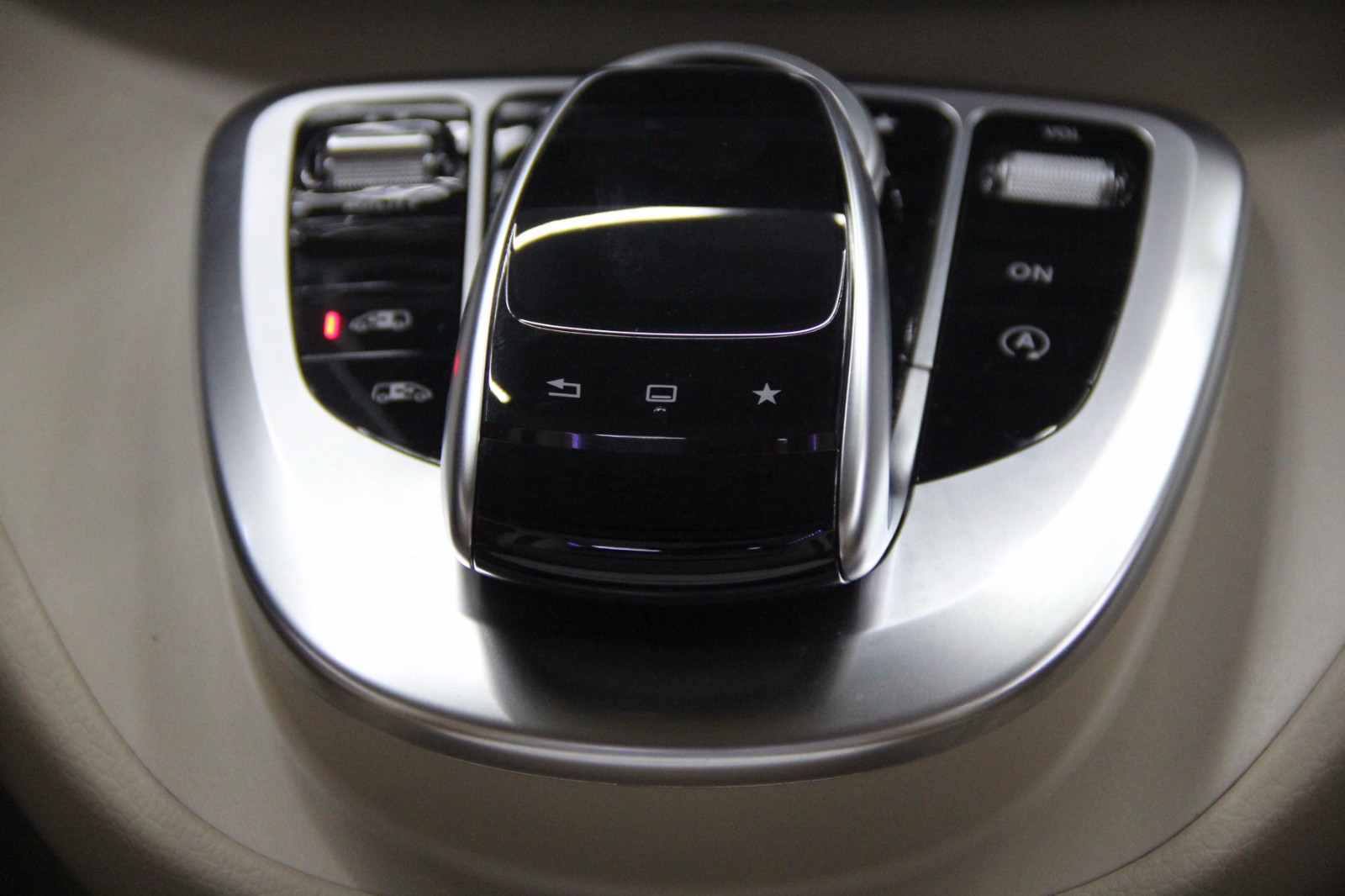 奔驰Vclass图片 vclass 220多重