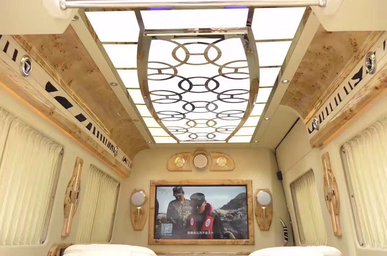 奔驰斯宾特房车524