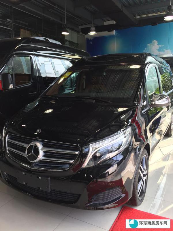 高清实拍-奔驰V-CLASS V260商务车