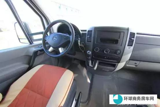 “平民版”百万级房车来袭 法美瑞奔驰斯宾特经典版房车