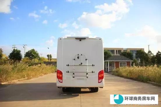 “平民版”百万级房车来袭 法美瑞奔驰斯宾特经典版房车