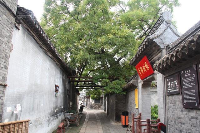 奔驰GLC拖着量子拖挂房车去潇洒自在