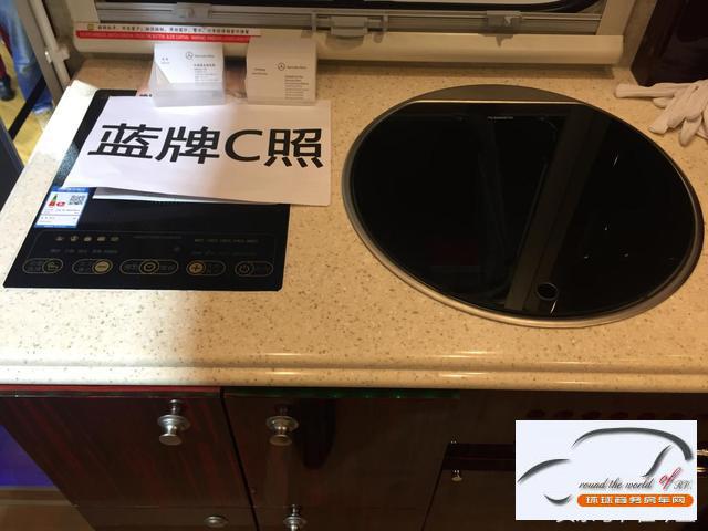 凯伦宾威C型奔驰房车双拓展 内饰奢华舒适