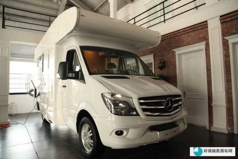 实拍奔驰底盘商务房车—斯宾特324