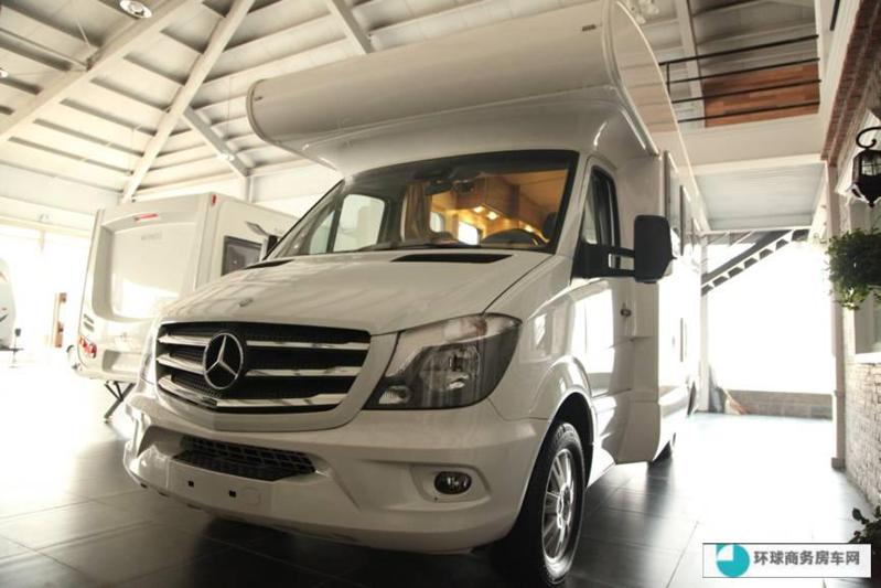 实拍奔驰底盘商务房车—斯宾特324
