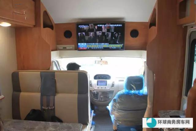 国产C型旅居房车 价格实惠功能性强大众首选旅居车
