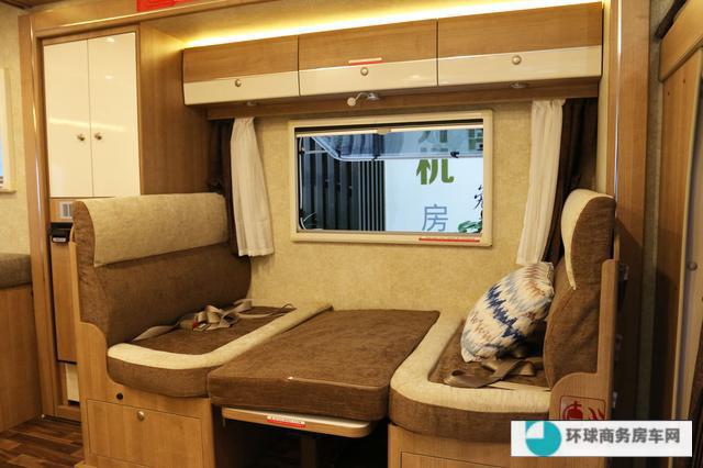 进口依维柯双拓展房车 给你移动五星级度假酒店的感受