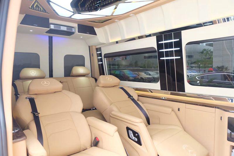 展厅现车 奔驰斯宾特商务车高顶7+2 欢迎到店选购 展厅现车 奔驰斯宾特商务车高顶7+2 欢迎到店选购