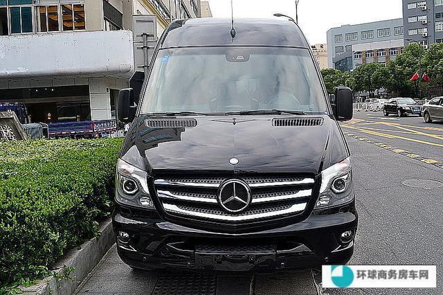 奔驰斯宾特房车：大空间强动力，商务旅居两不误，就是这么给力！