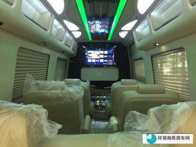 奔驰斯宾特最新款3.0T柴油两驱最新行情