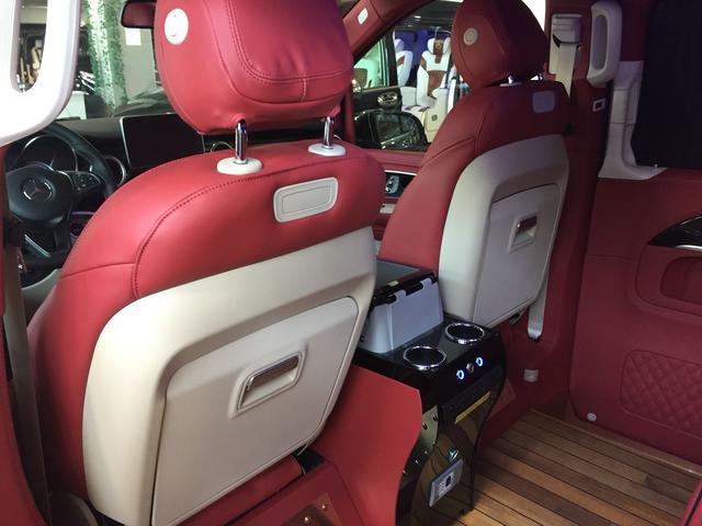 奔驰V260高顶无隔断私家保姆车