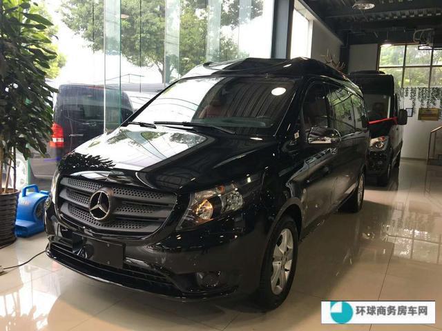 奔驰威霆商务车 只为高贵驾驭 不因它多么奢华 只因你的尊贵