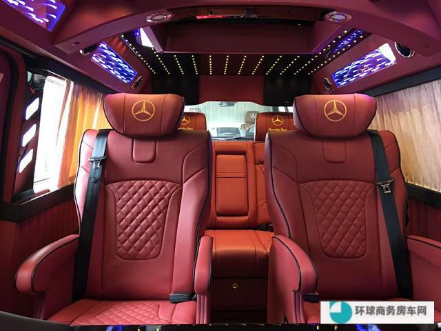 奔驰威霆商务车 只为高贵驾驭 不因它多么奢华 只因你的尊贵