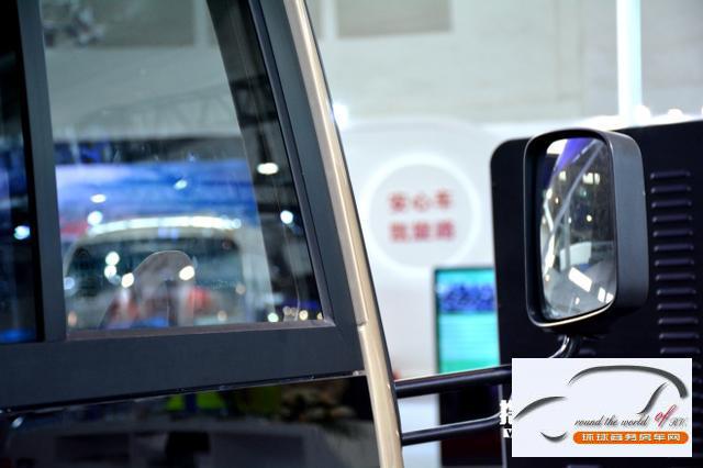 售价70万左右  宇通T7中巴商务车豪华版实拍