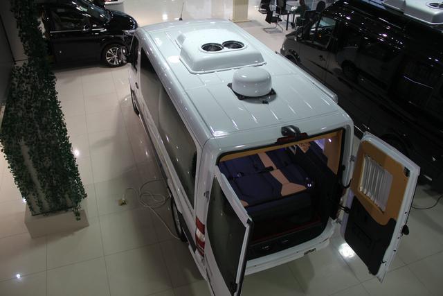 2017款平顶奔驰斯宾特限量版车型A1