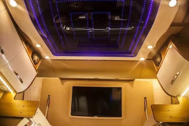 奔驰斯宾特524双拓展进口房车 商旅高端产品