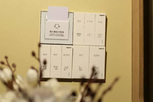 凯伦宾威营地房车 内饰设计温馨舒适 现车