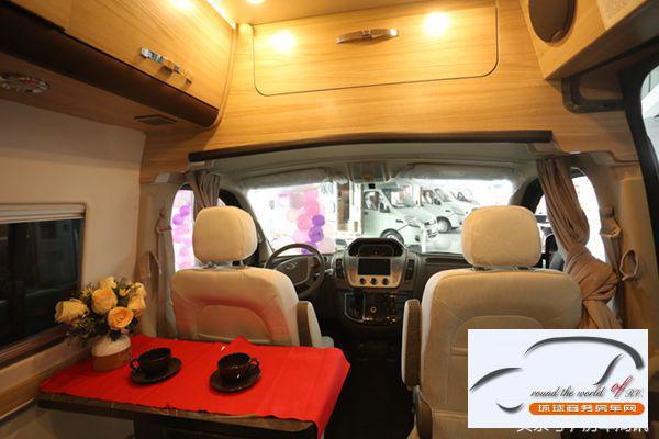 上汽大通出品的RV80自行式B型房车 五一特惠 灵活停车