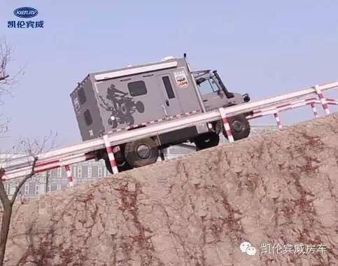 凯伦宾威打造的终极越野房车乌尼莫克 现车
